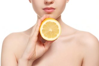 Easily-Remove-Dark-Spots-Lemon-Juice